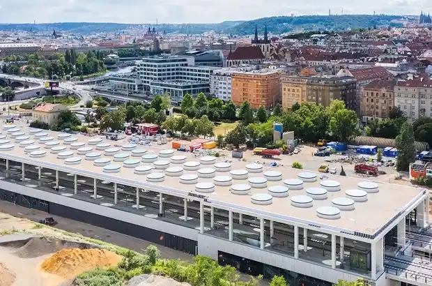 У Празі відкрили оновлену станцію Praha–Bubny з унікальними платформами всередині будівлі